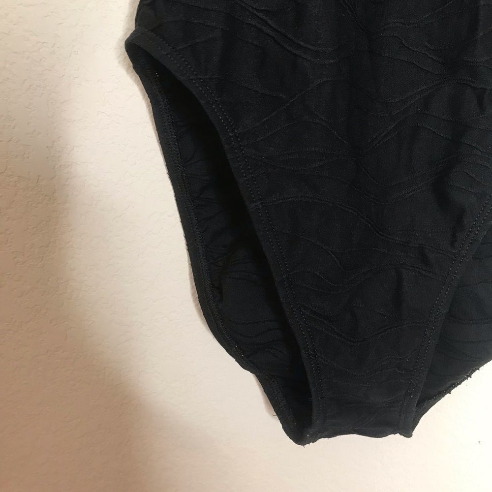 Vintage black textured‎ square neck one piece - Picture 2 of 8